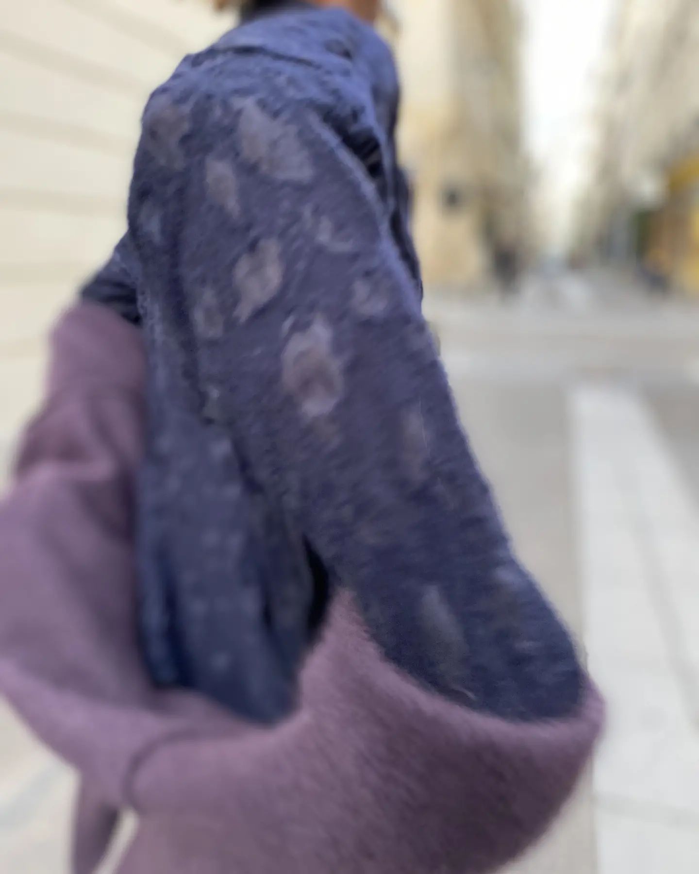 Rétrospective hiver 21 N2 : voile de laine dévoré, léger et contemporain
#laine #matiere #timelesselegance #contemporary #retrospective #fabricationfrancaise #madeinfrance #paris #paris6 #julietteozouf